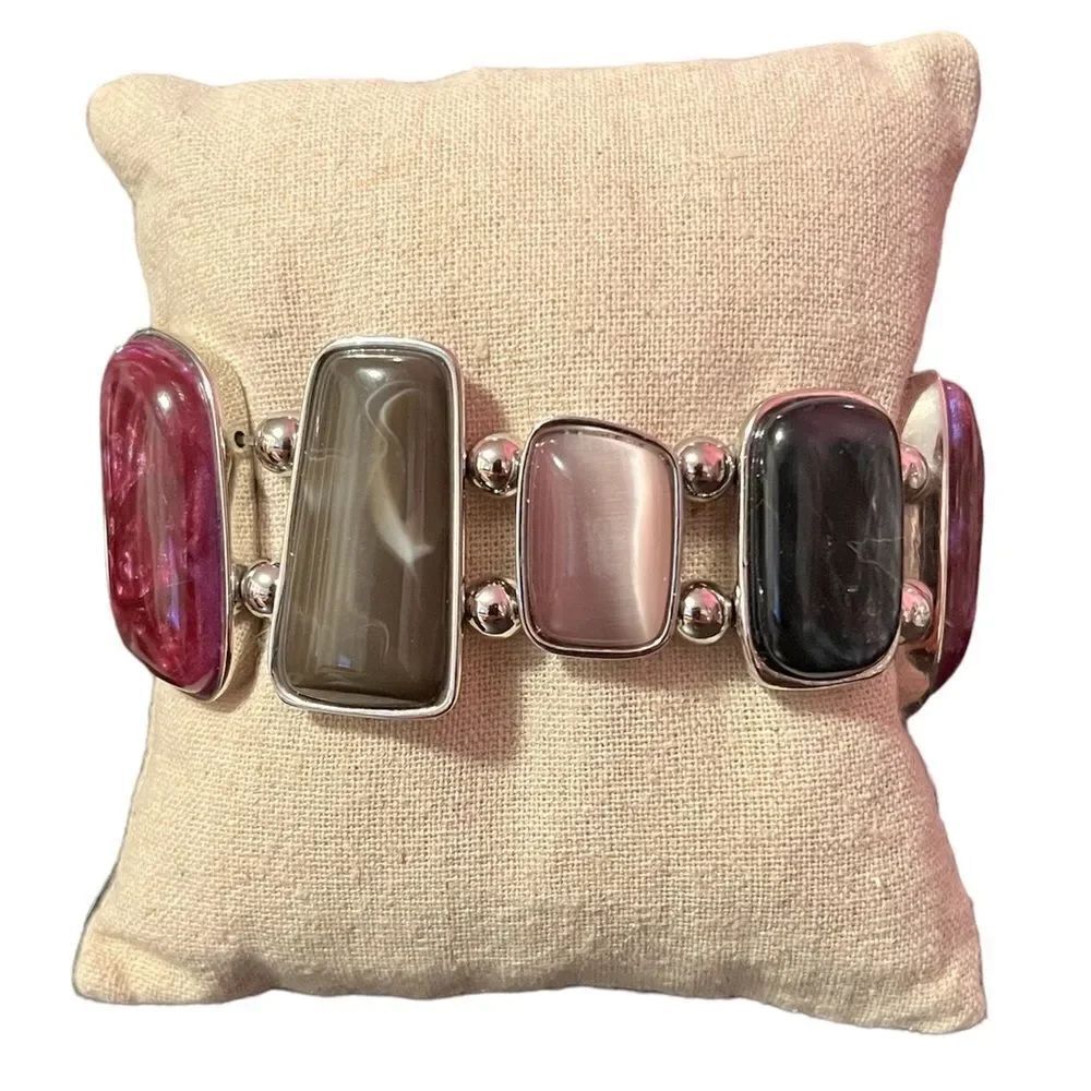 🤯5/$25🤯 Multi Color Silver Tone Stretch Bracelet